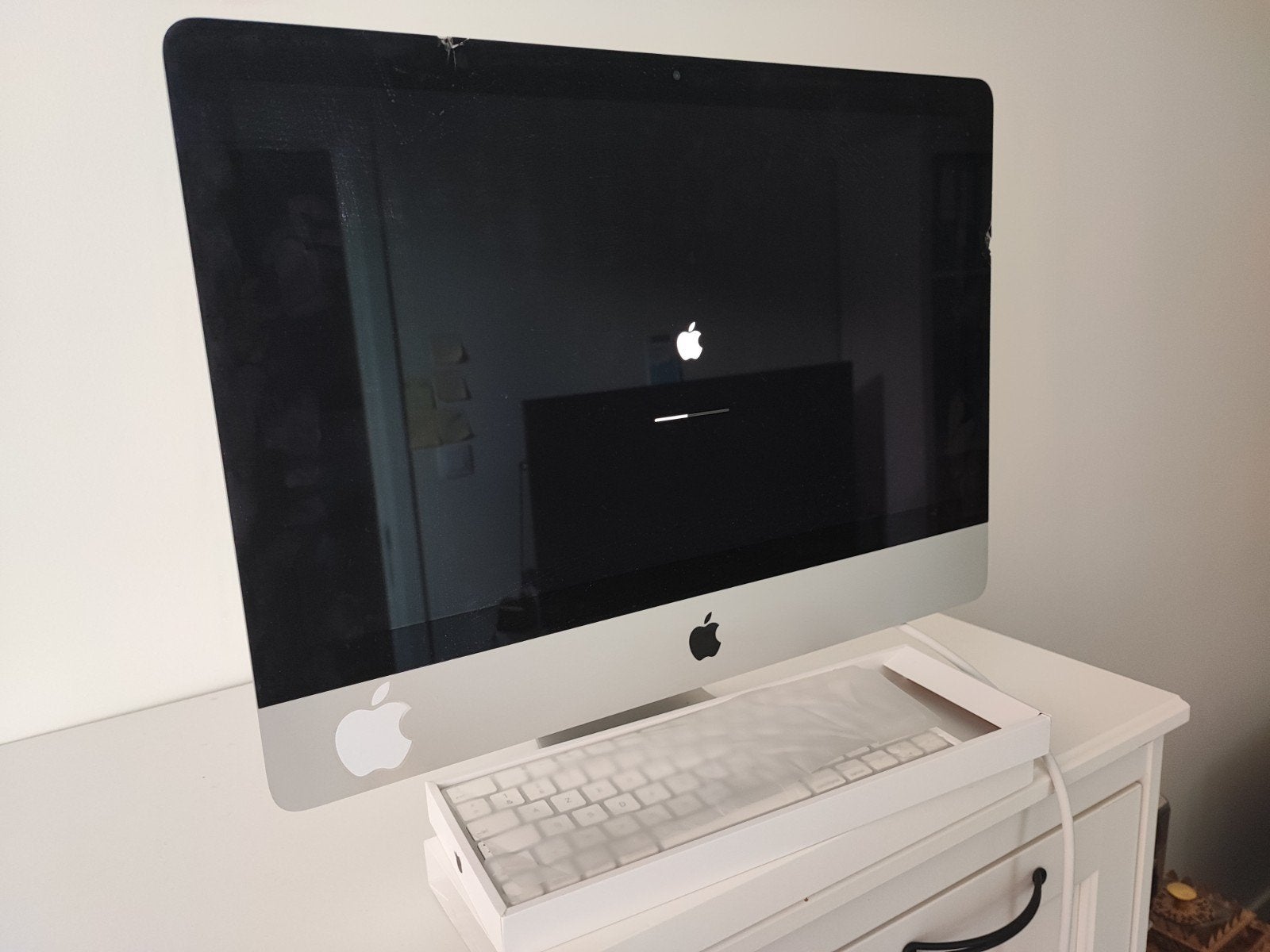 IMAC AVEC CLAVIER 21 INCH, Computers en Software, Apple Desktops, Ophalen, IMac