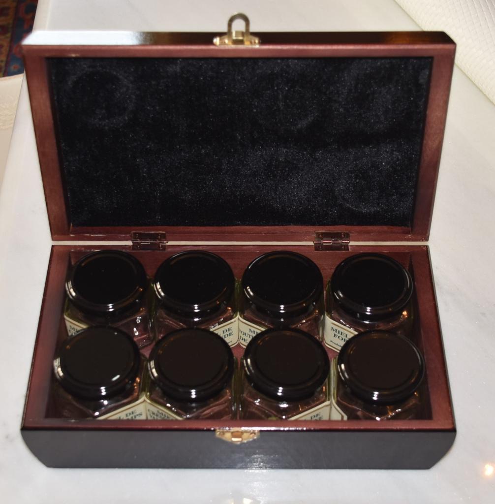 HOUTEN KOFFERTJE (MET GLAZEN POTJES), Ophalen of Verzenden