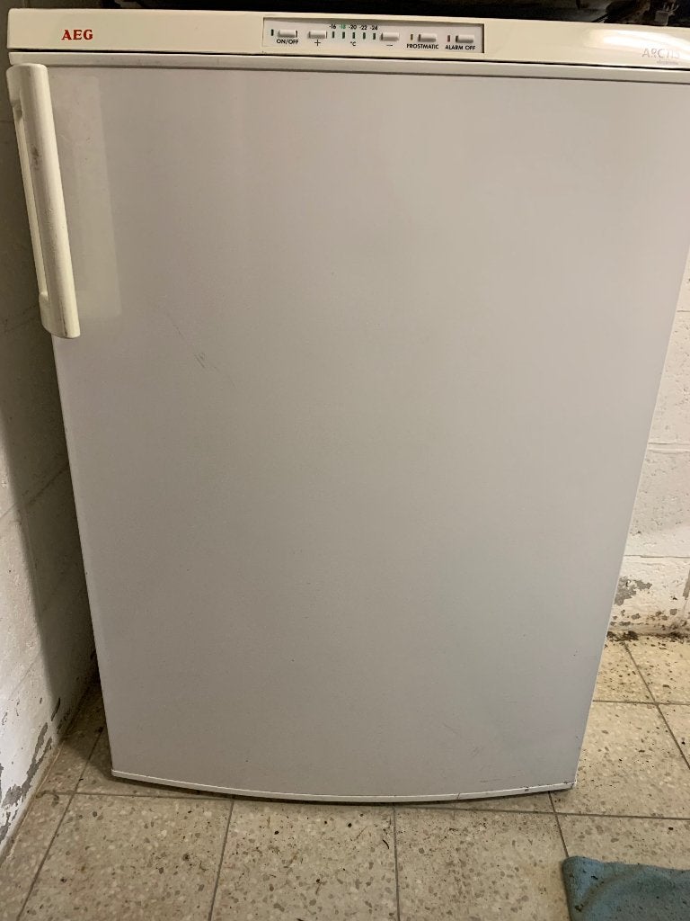 AEG diepvriezer, Ophalen, Zo goed als nieuw, Tussenbouw, Vrieskast