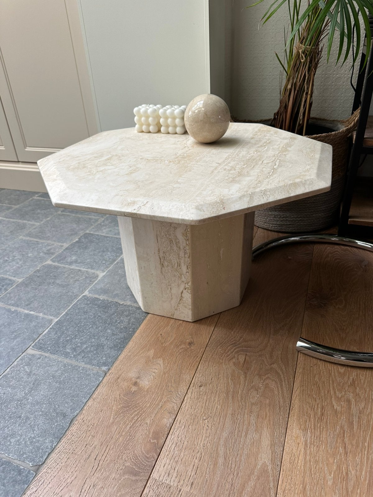 Vintage Travertin octagonaal salontafel of sidetable, Huis en Inrichting, Ophalen, Gebruikt