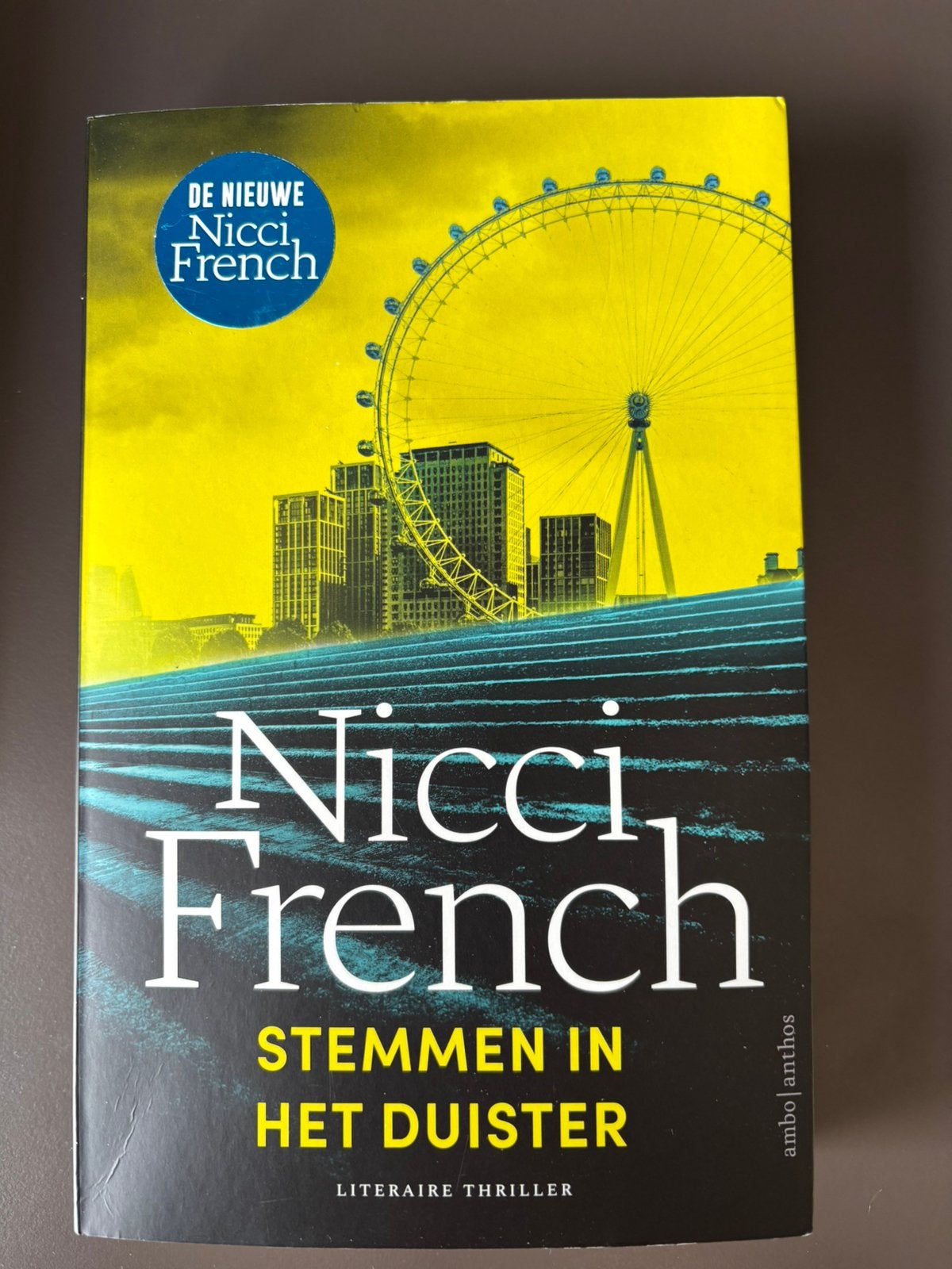 Nicci French - Stemmen in het duister, Enlèvement ou Envoi, Comme neuf, Nicci French