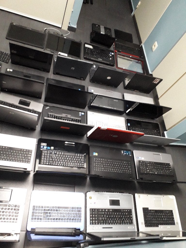 LISEZ L'ANNONCE Vendu pour pièces, Computers en Software, Ophalen, Dell