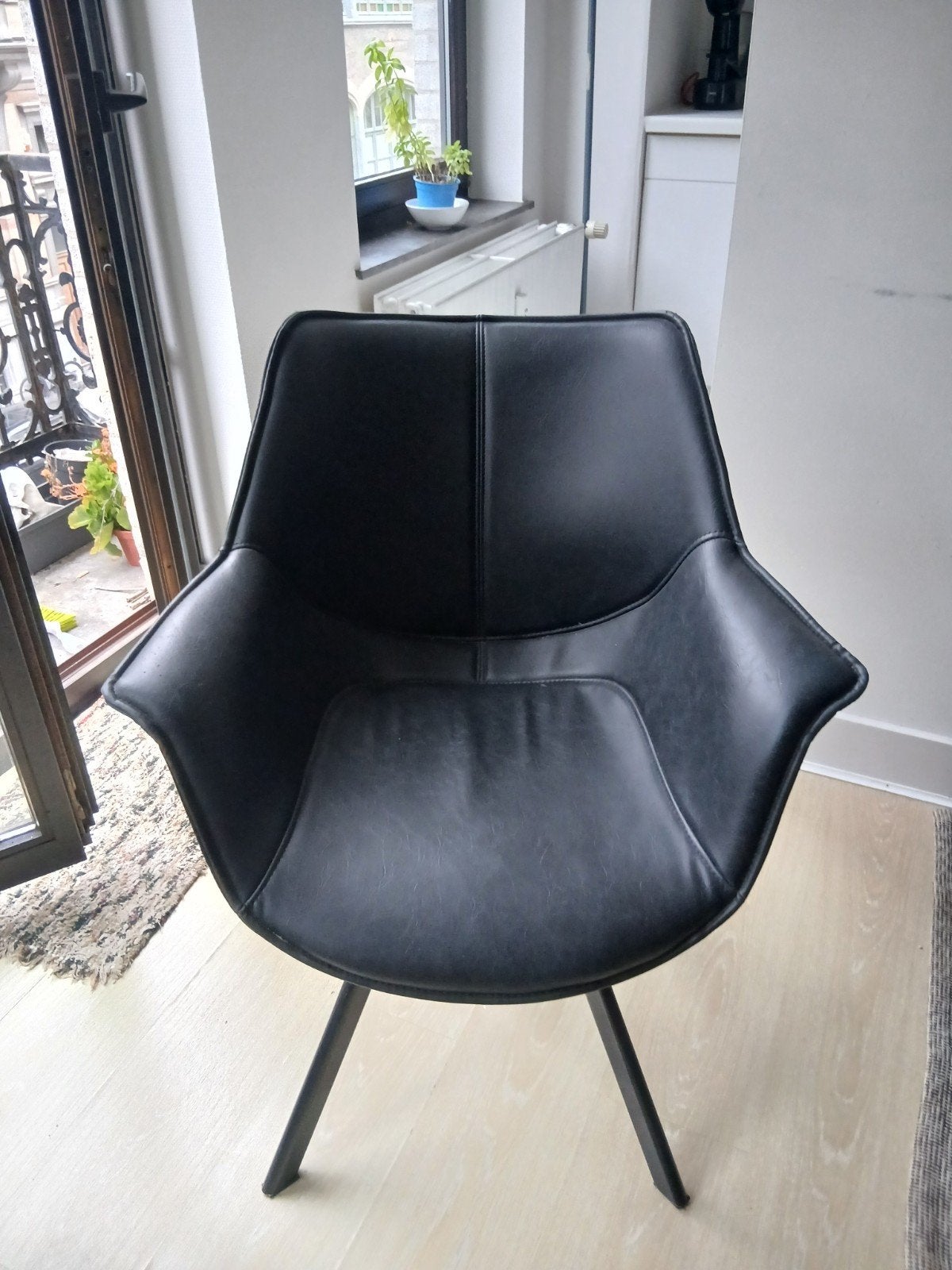Fauteuil noir (lot de 4 disponible)
Description :, Maison & Meubles, Chaises, Enlèvement, Noir, Cuir