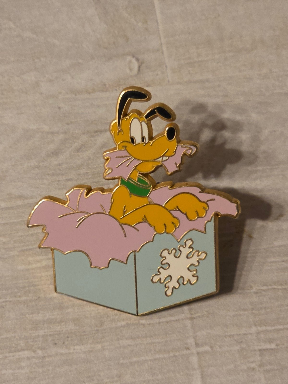 Pluto Christmas Pin Disneyland Paris, Ophalen of Verzenden, Goofy of Pluto, Zo goed als nieuw, Overige typen