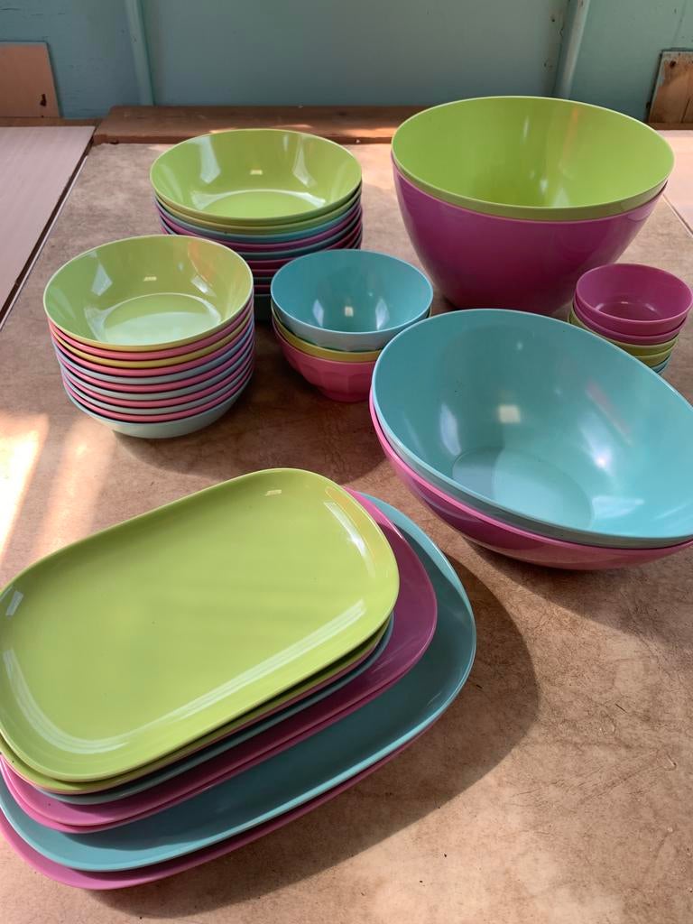 Set borden en kommetjes, Ophalen, Zo goed als nieuw