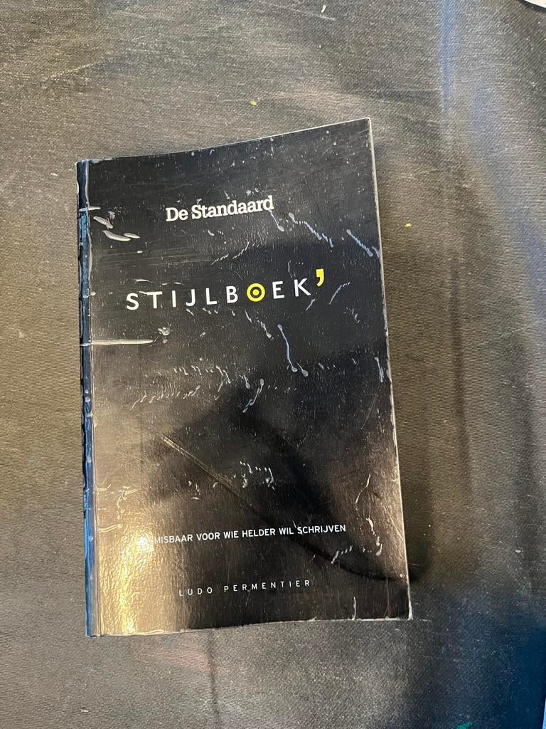 Stijlboek de standaard, Livres, Langue | Langues Autre, Enlèvement ou Envoi