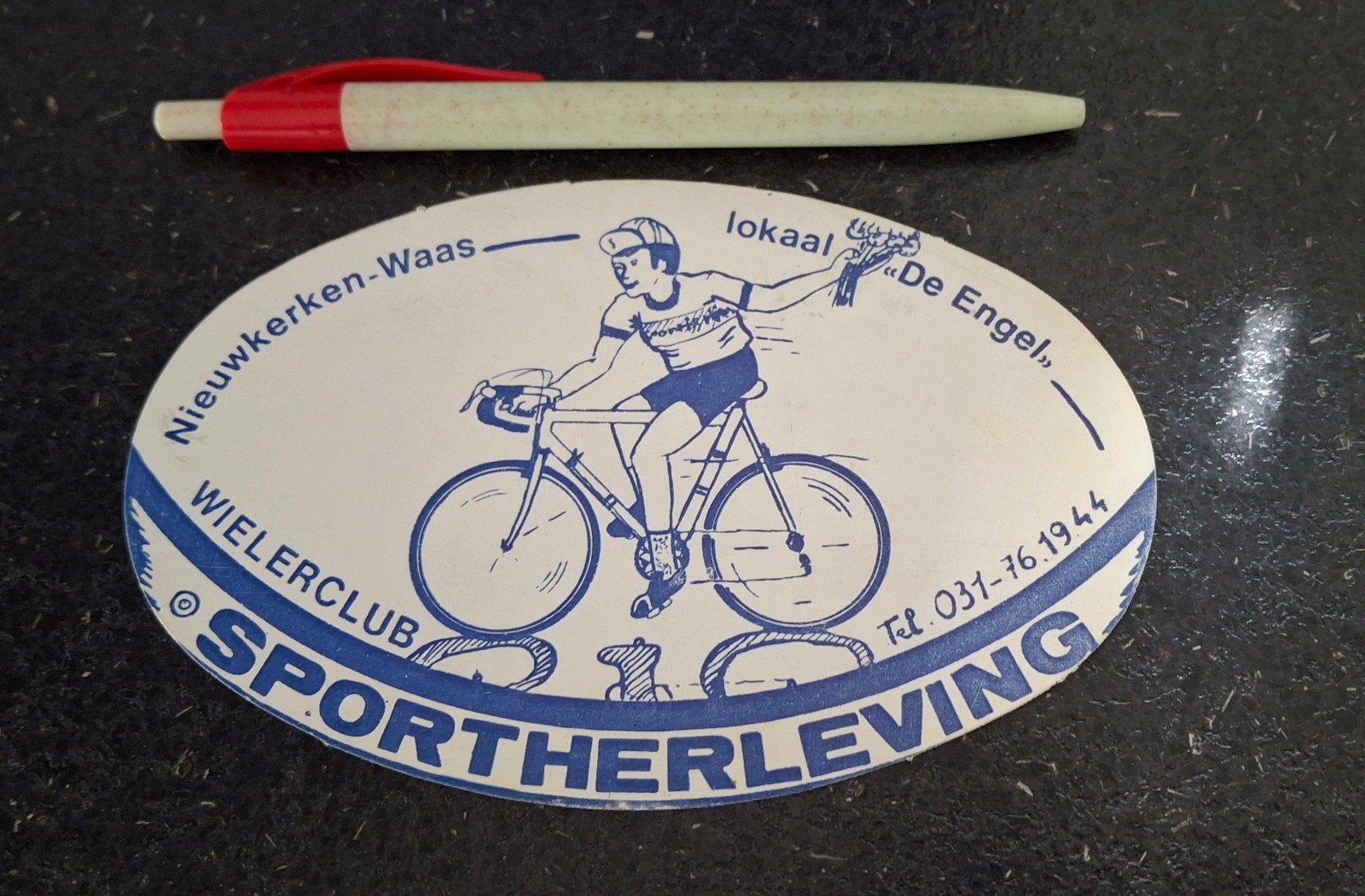 sticker wielrennen Nieuwerkerken-Waas wielerclub, Ophalen of Verzenden, Zo goed als nieuw, Sport
