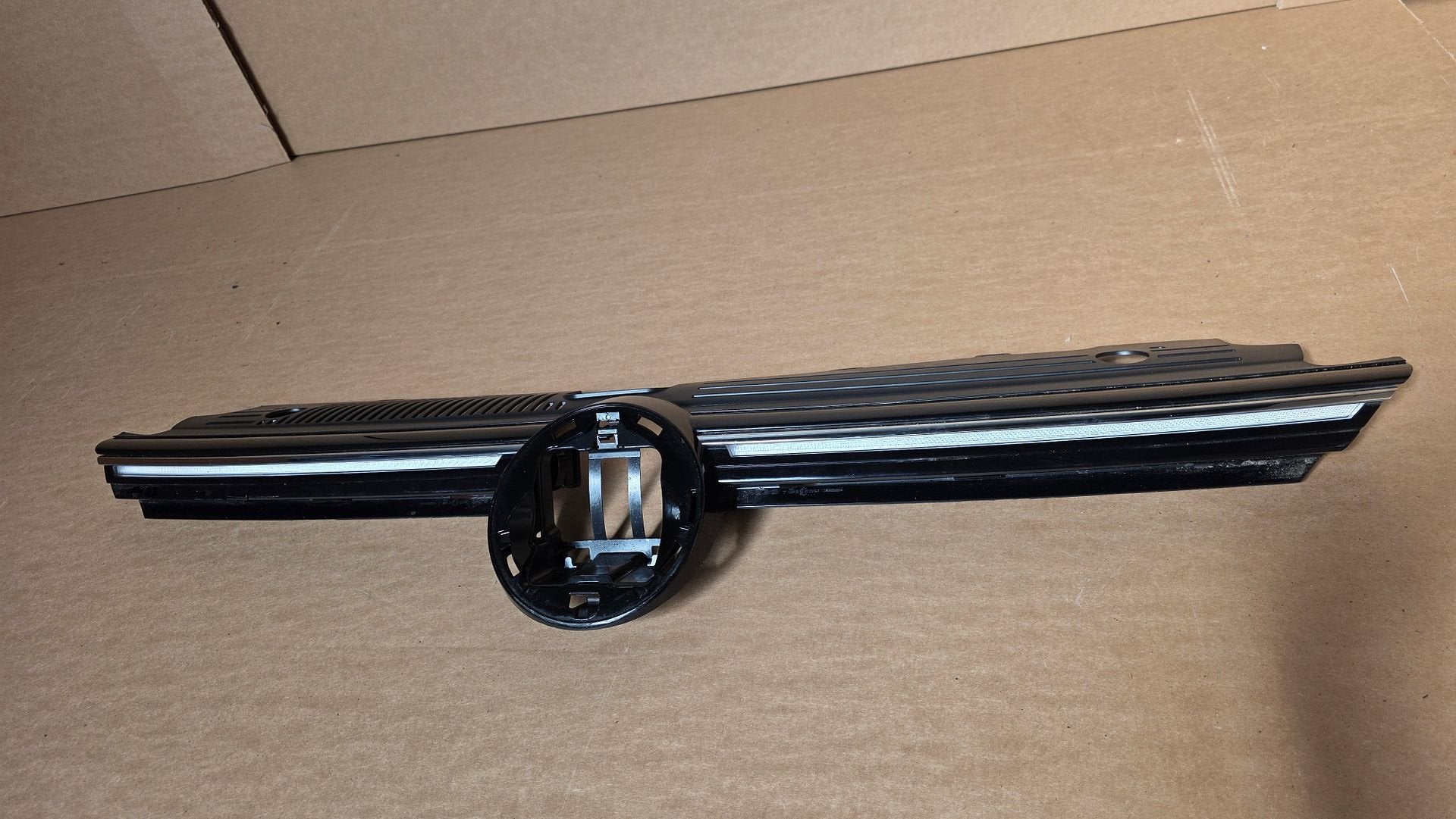 Grill VOLKSWAGEN VW Golf 8 VIII R-LINE LED 5H0853653 Grille, Gebruikt, -, Ophalen of Verzenden, -
