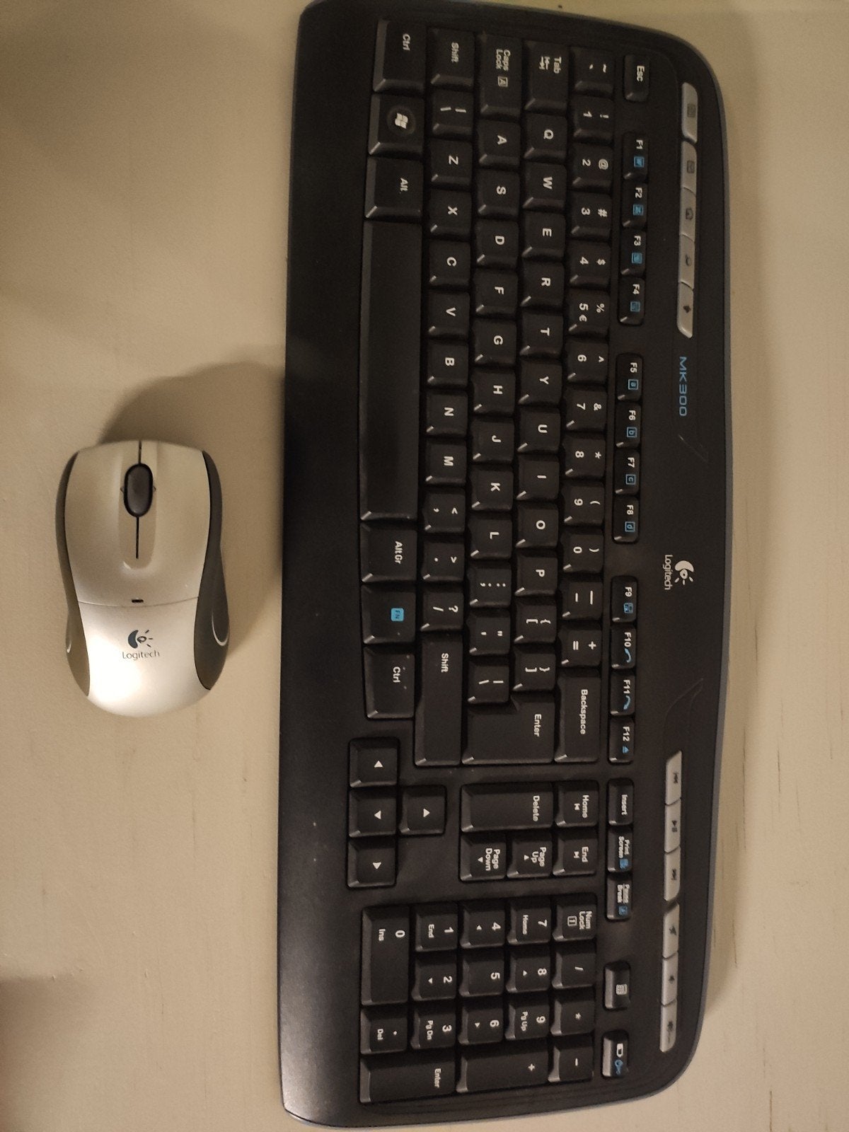 Logitech mk300 toetsenbord plus muis draadloos, Computers en Software, Toetsenborden, Ophalen of Verzenden, Numeriek, Draadloos