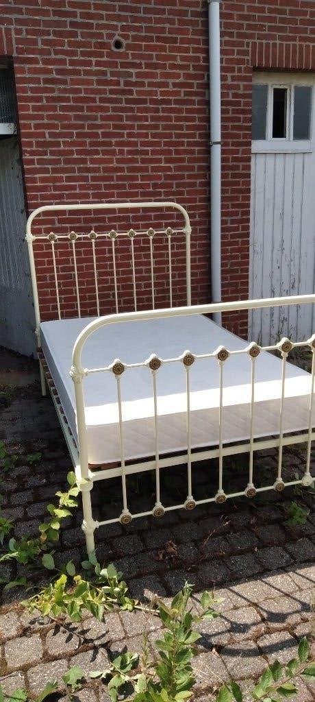 antiek metalen bed, Ophalen, Beige, Zo goed als nieuw, 120 cm