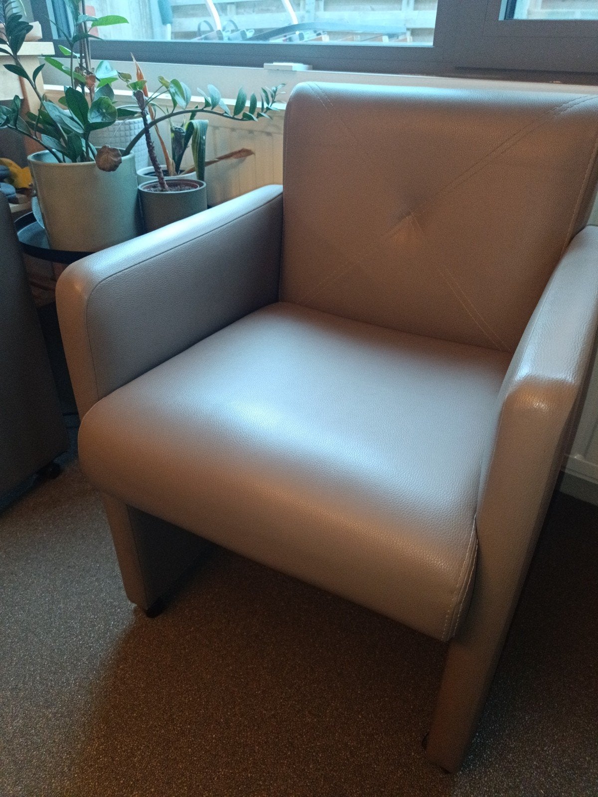 Zes lederen eetkamer stoelen, Huis en Inrichting, Ophalen, Zo goed als nieuw, Leer, 50 tot 75 cm