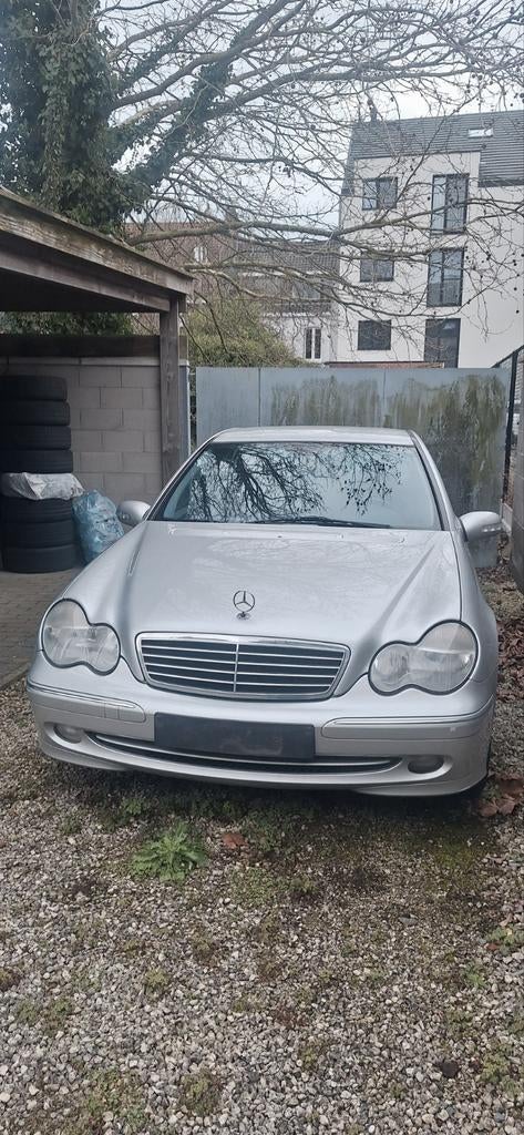 MERCEDES 220 CDI  Avangarde, grijs metalic 245000km gekeurd, Autos, Particulier, Achat