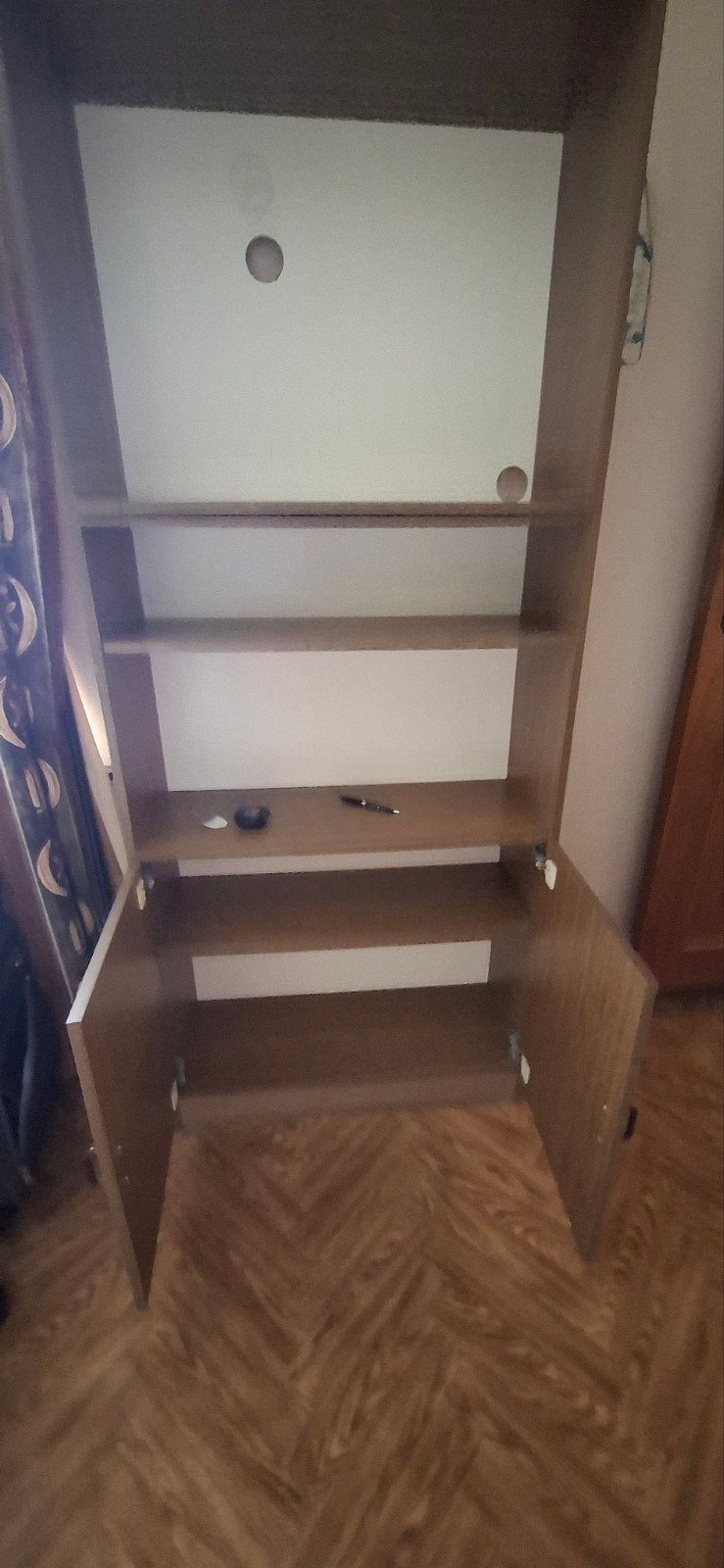 etagère tv + 2 petites portes, Comme neuf