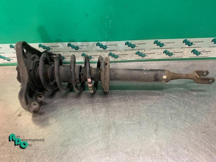 Barre amortisseur avant gauche d'un Audi A4 (A4 01-), Autos : Pièces & Accessoires, -, 3 mois de garantie, Audi, Utilisé