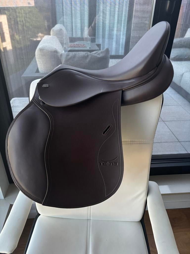 Bruin Tekna zadel maat 17,5 inch, Dieren en Toebehoren, Ophalen of Verzenden, Nieuw, Recreatie
