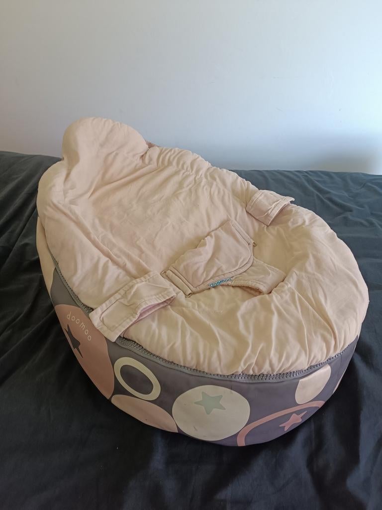 Pouf bébé doomo, Enlèvement, Pouf