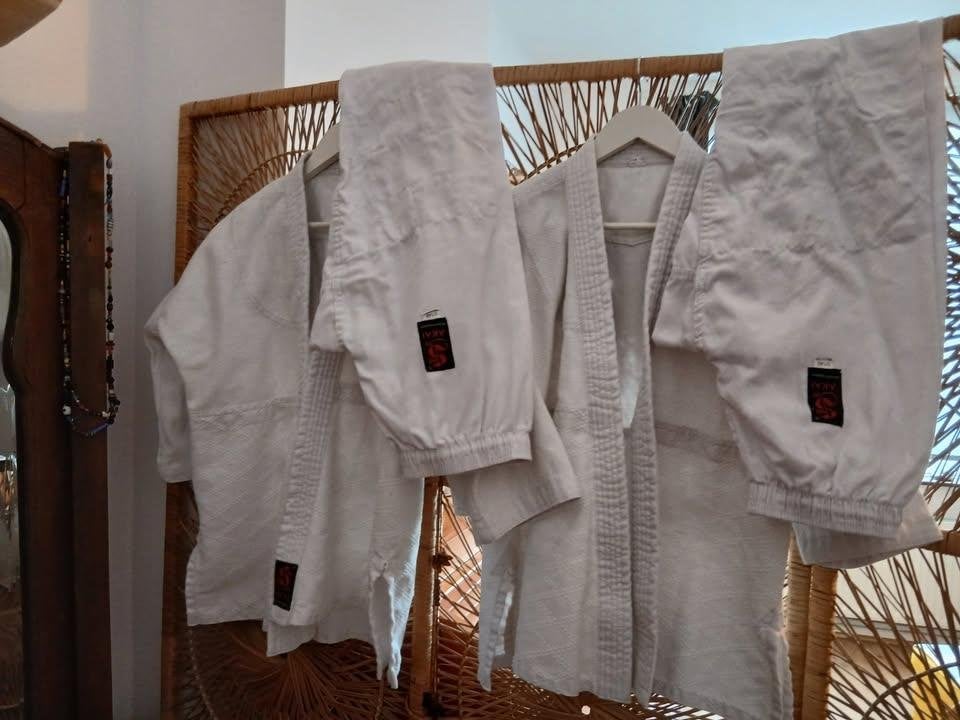 Kimono Judo/Aikido 140 cm, Ophalen, Judo, Vechtsportpak, Zo goed als nieuw