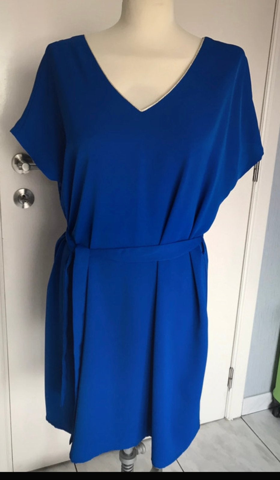Robe d'été bleue, Enlèvement, Neuf
