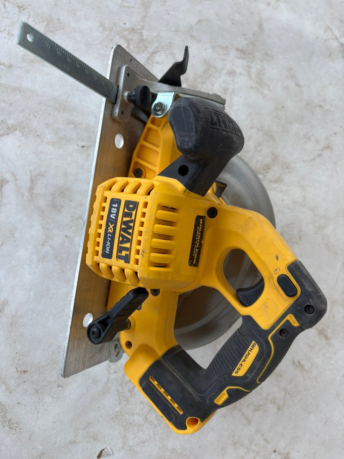 Dewalt afkortzaag, Ophalen, Zo goed als nieuw, Afkortzaag