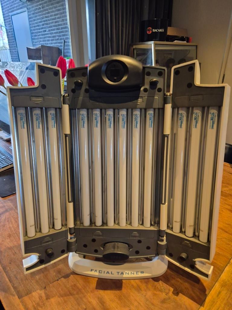 Koopje met 2 jaar garantie bbwc gezichtsbruiner, Elektronische apparatuur, Ophalen, Gezichtsbruiner