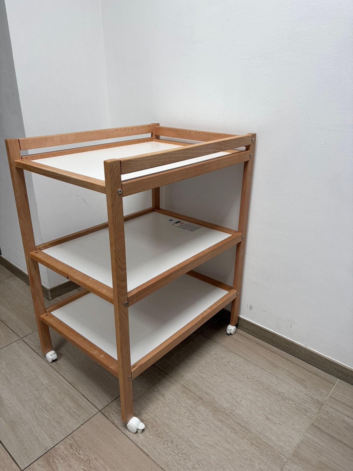 Table a langer avec roulettes, Enfants & Bébés, Enlèvement ou Envoi, Comme neuf