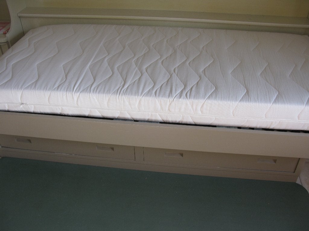 eenpersoonsbed met lattenbodem en matras, 85 tot 100 cm, Zo goed als nieuw, 180 cm of meer, Ophalen