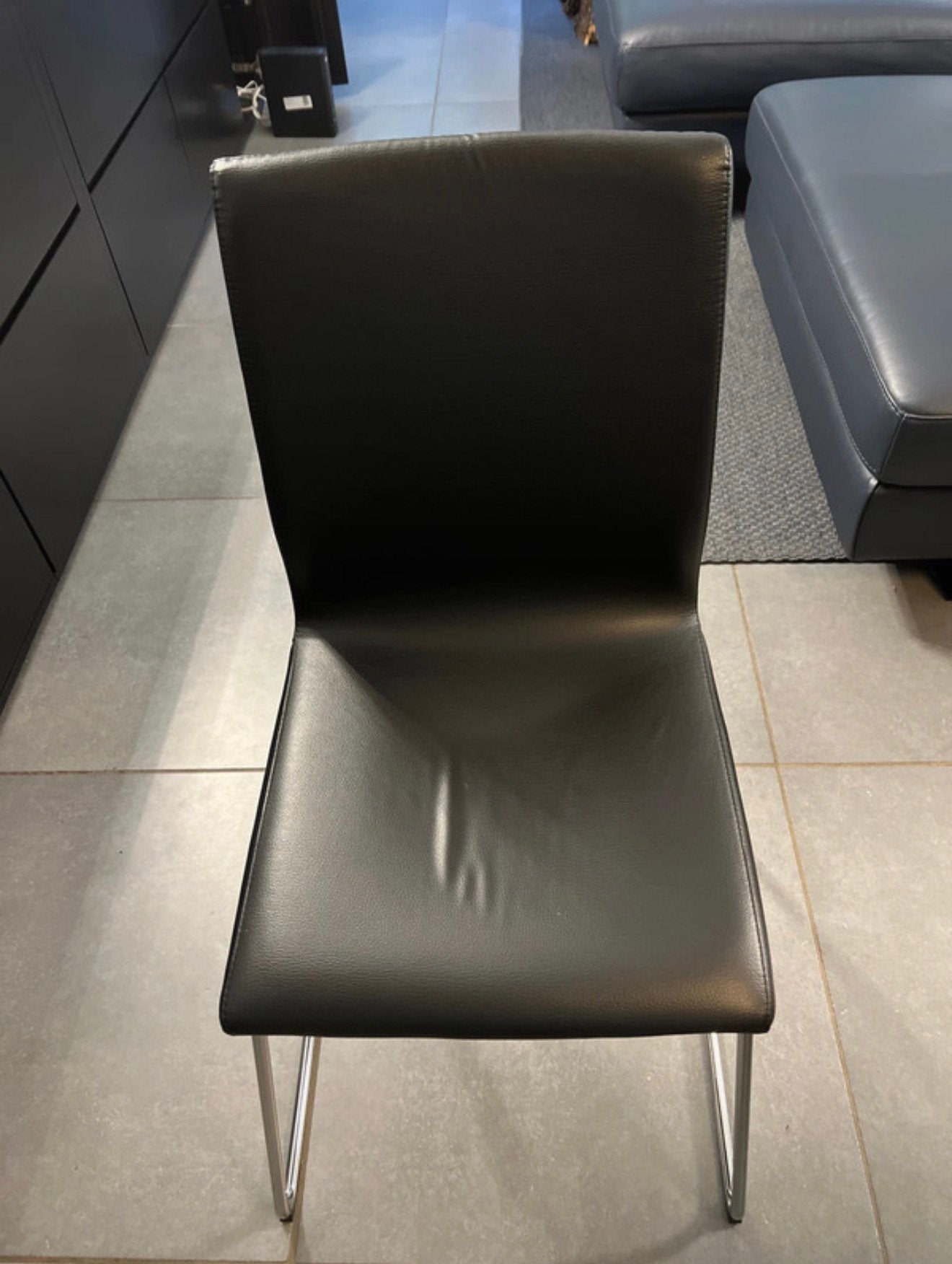 Lot de 8 chaises IKEA noires, Comme neuf, Enlèvement, Cinq, Six Chaises ou plus, Cuir