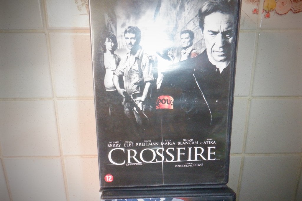DVD Crossfire., CD & DVD, DVD | Action, Comme neuf, Thriller d'action, À partir de 12 ans, Français, Néerlandais, Enlèvement ou Envoi