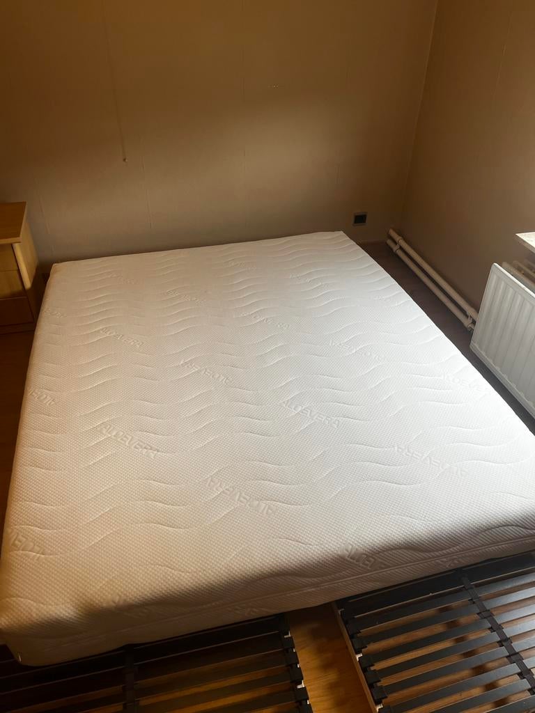 Queensize matras te koop, Huis en Inrichting, Slaapkamer | Matrassen en Bedbodems, Ophalen, Tweepersoons, Zo goed als nieuw, Matras