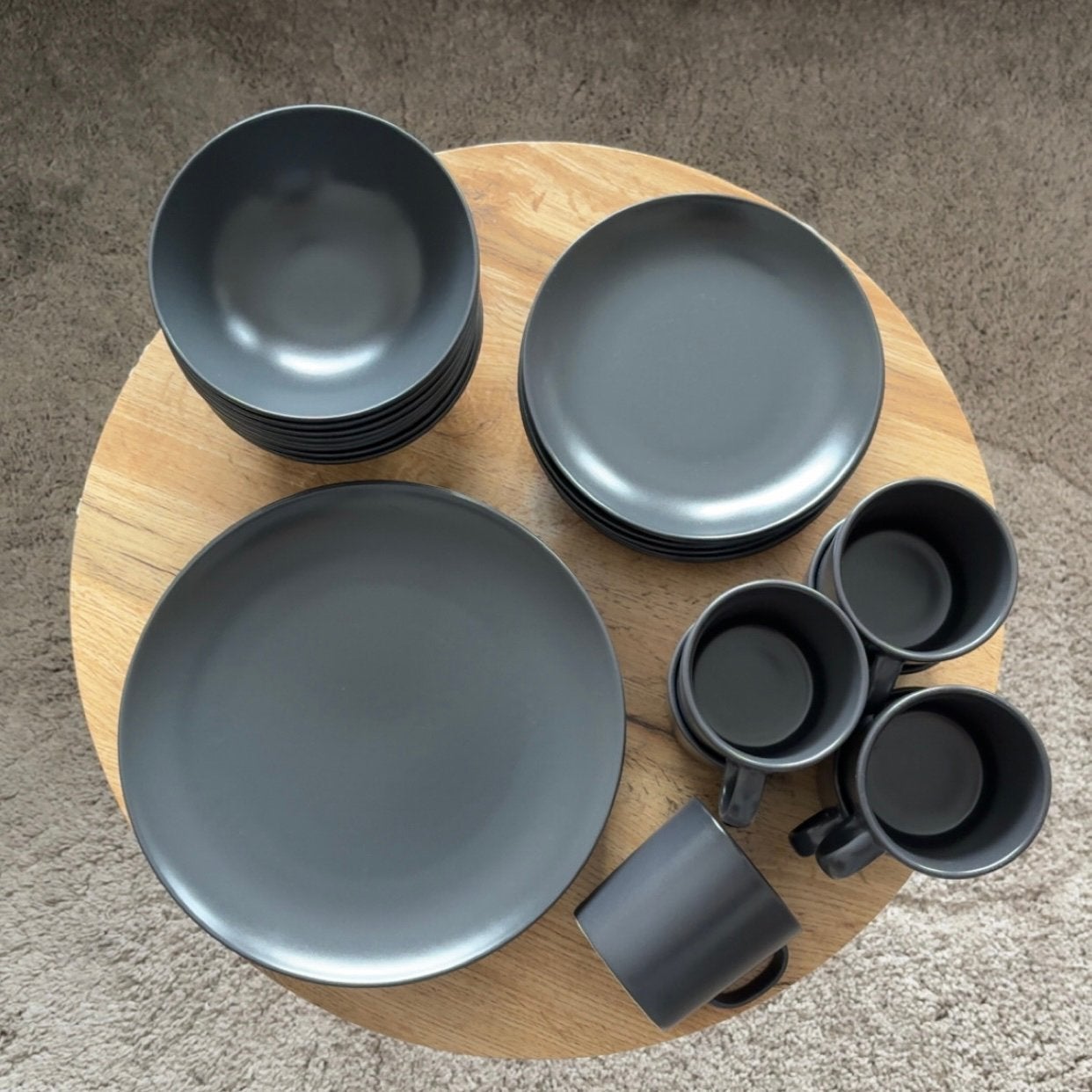 IKEA serviesset donkergrijs, Huis en Inrichting, Ophalen of Verzenden, Zo goed als nieuw, IKEA, Bord(en)