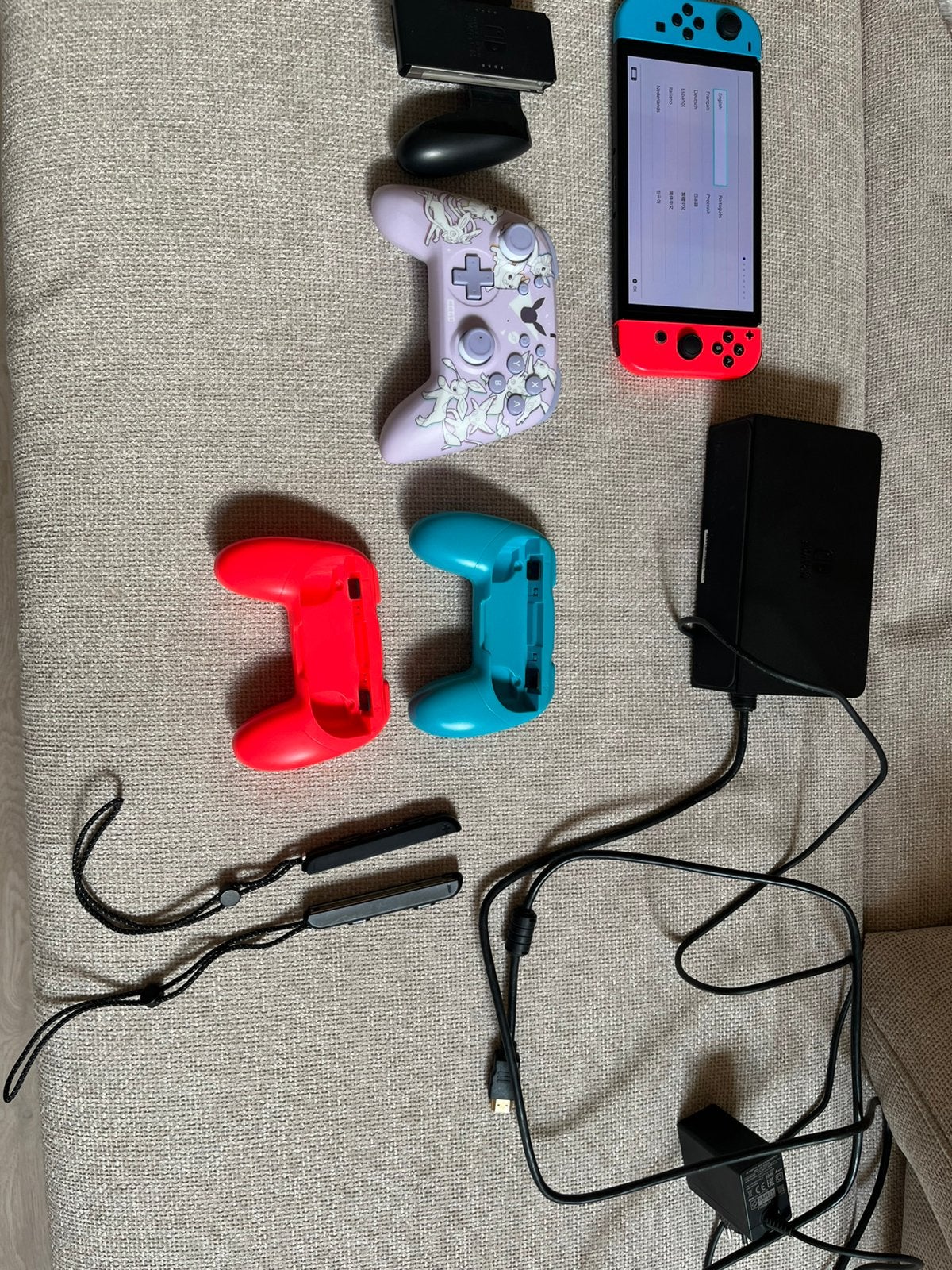 Switch 1 met dockstation + gratis pokemon controller, Ophalen, Zo goed als nieuw, Met 1 controller, Switch OLED