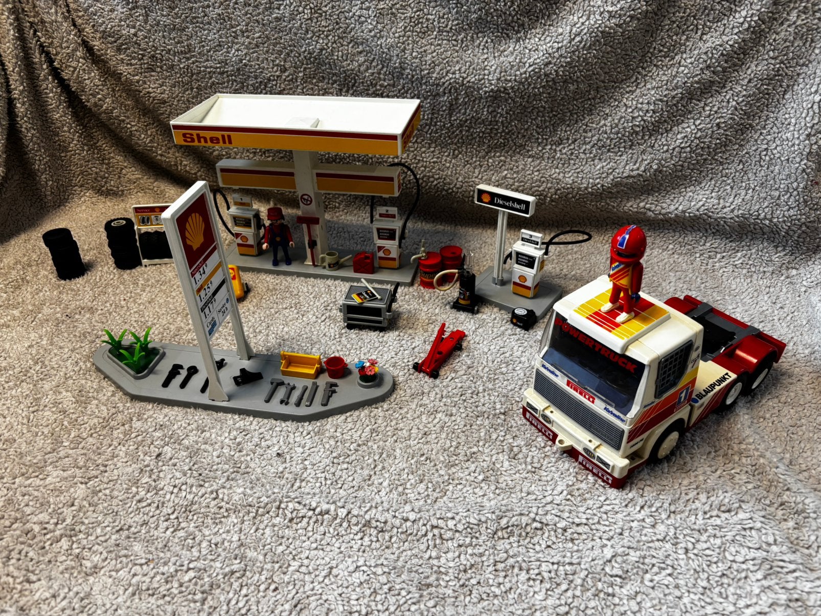 Playmobil tankstation Shell en race vrachtwagen, Kinderen en Baby's, Speelgoed | Playmobil, Ophalen of Verzenden, Gebruikt