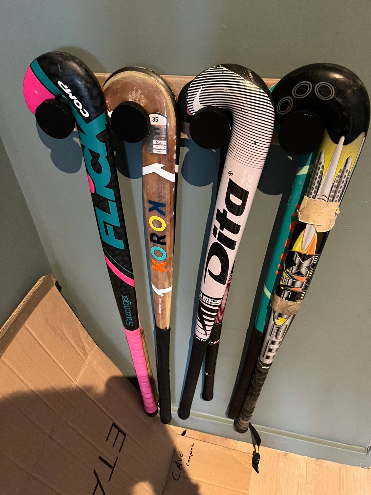 Lot de 8 sticks de hockey 6-12 ans, Sports & Fitness, Hockey, Enlèvement, Utilisé
