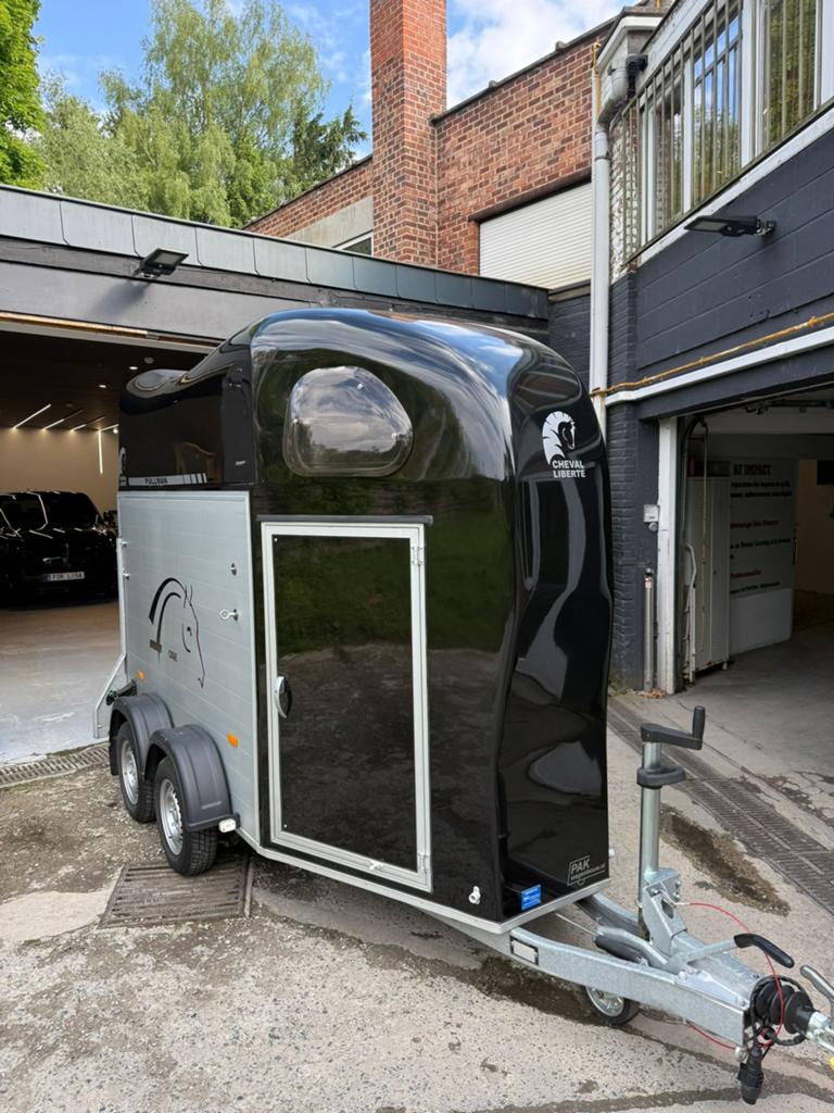 Van1,5 Cheval Liberté 2023, Dieren en Toebehoren, Paarden en Pony's | Trailers en Aanhangwagens, Ophalen, Zo goed als nieuw