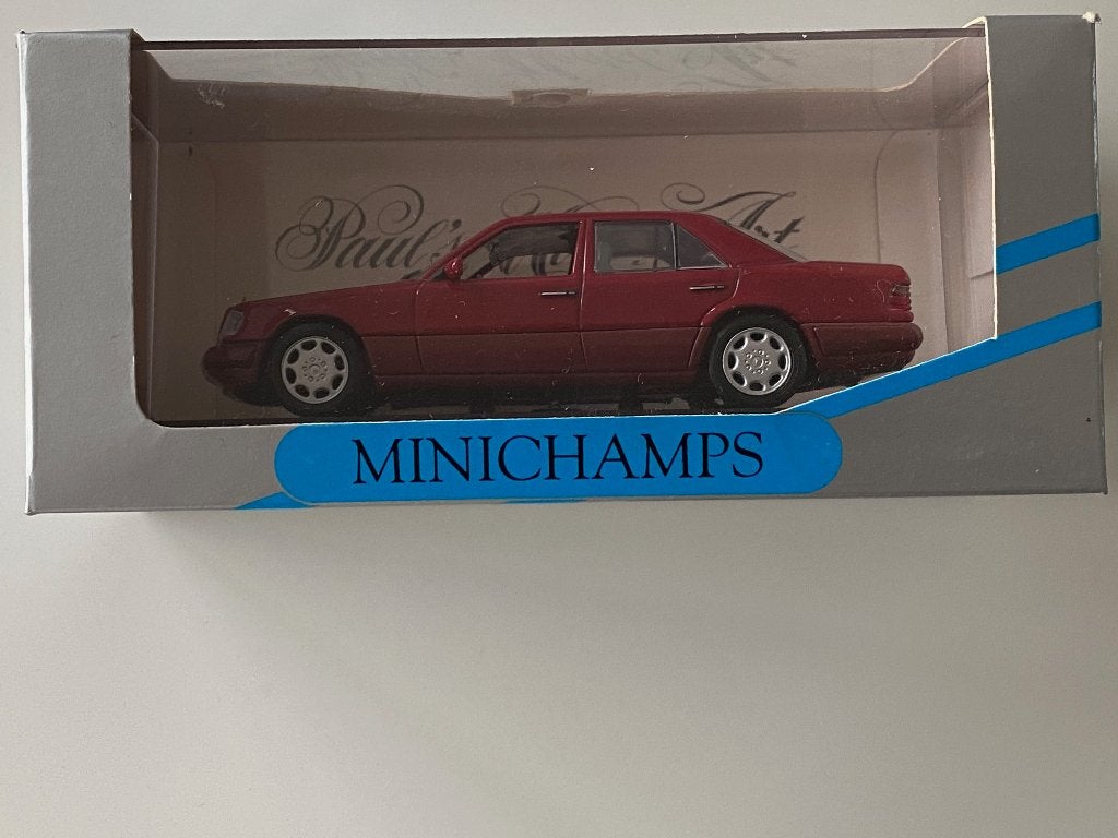 MB E-Klasse Saloon Imperial red Minichamps 1:43 Art. 33502, Ophalen of Verzenden, Zo goed als nieuw, Auto, MiniChamps