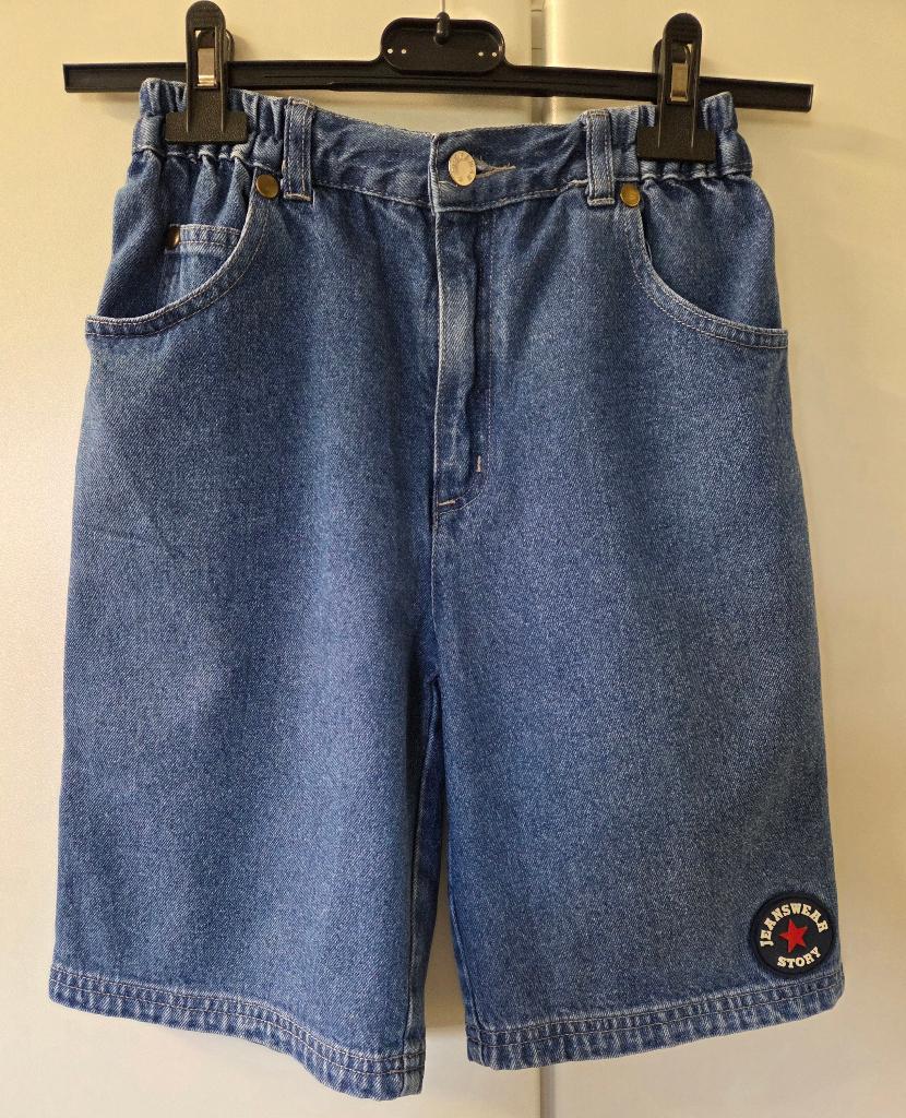 Jeansbermuda met in de rug elastiek, maat 128, Kinderen en Baby's, Kinderkleding | Maat 128, Ophalen of Verzenden, Zo goed als nieuw