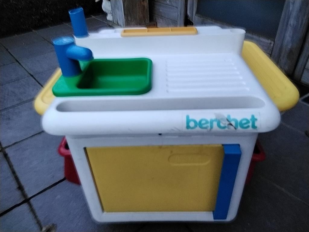 Speelgoedkeukentje, Ophalen