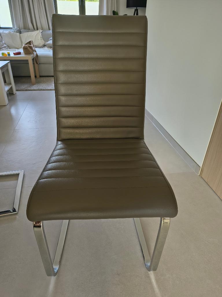 8 eetstoelen in goede staat, Ophalen, Gebruikt, Bruin, Modern