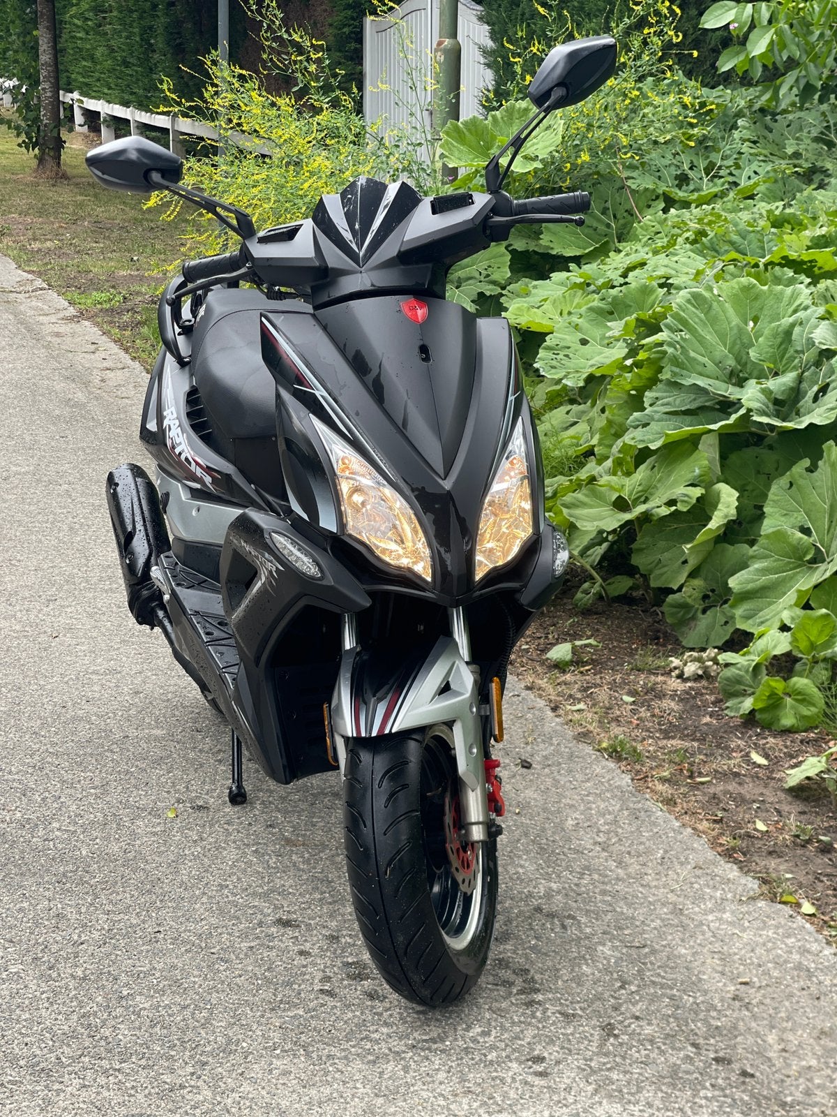 A klasse is wijnig km 4 t met papier, Vélos & Vélomoteurs, Scooters | Yamaha, Enlèvement, Comme neuf