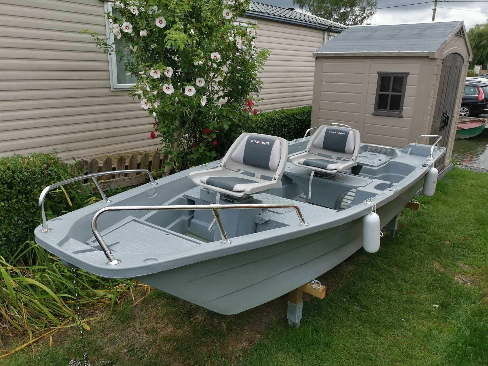 Boten van titanium met silurine, Watersport en Boten, Ophalen, Zo goed als nieuw