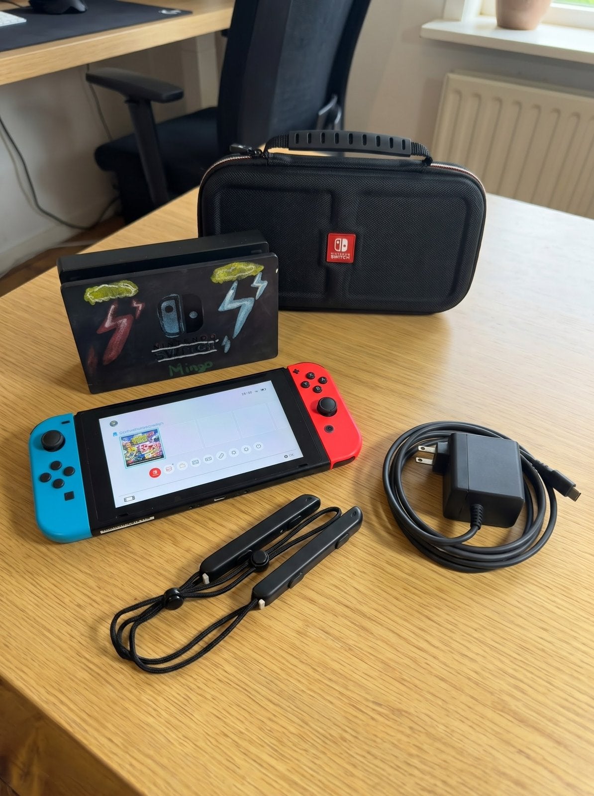Nintendo Switch + Hardcase en Accessoires - Perfecte Staat, Games en Spelcomputers, Ophalen, Gebruikt, Met 2 controllers