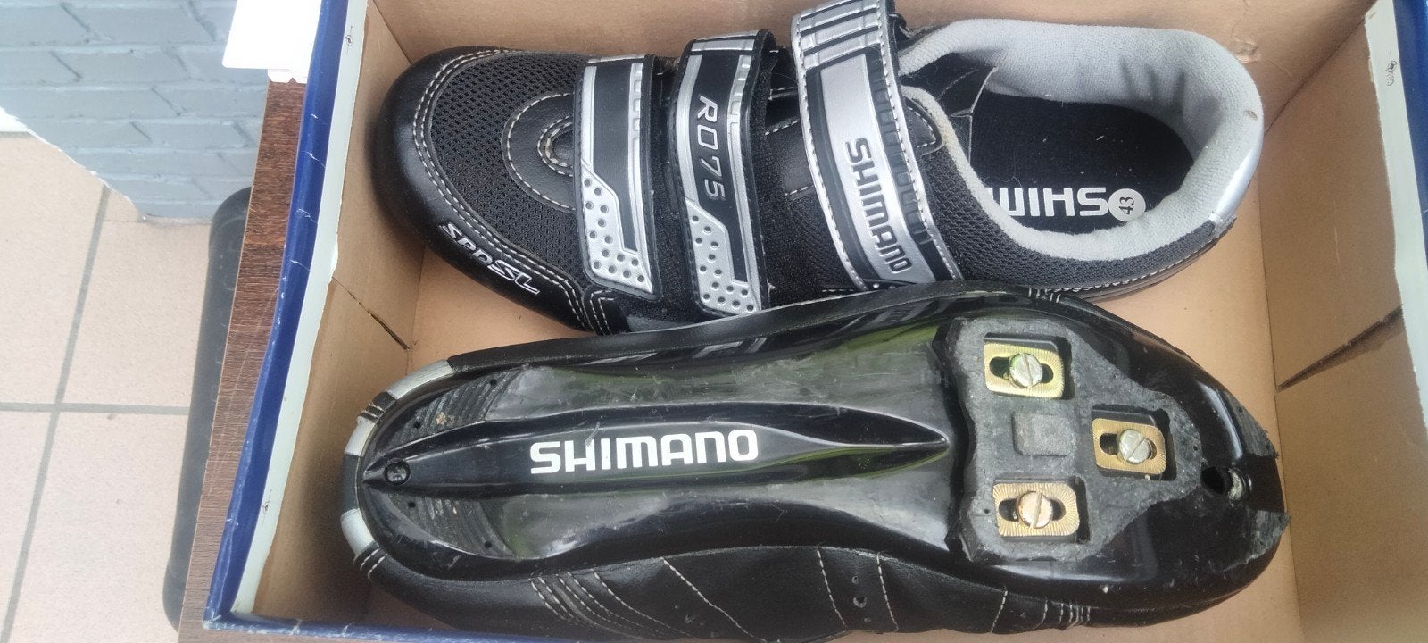 koersschoenen, Ophalen, Schoenen