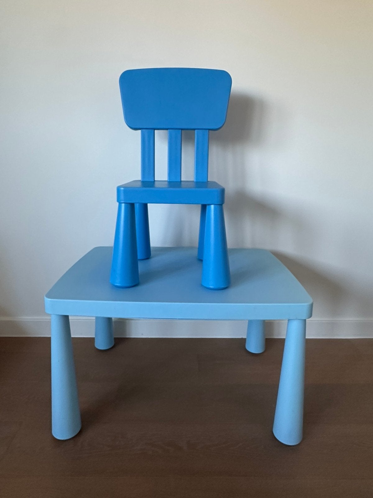 Kindertafel met stoel, Enfants & Bébés, Enlèvement, Comme neuf