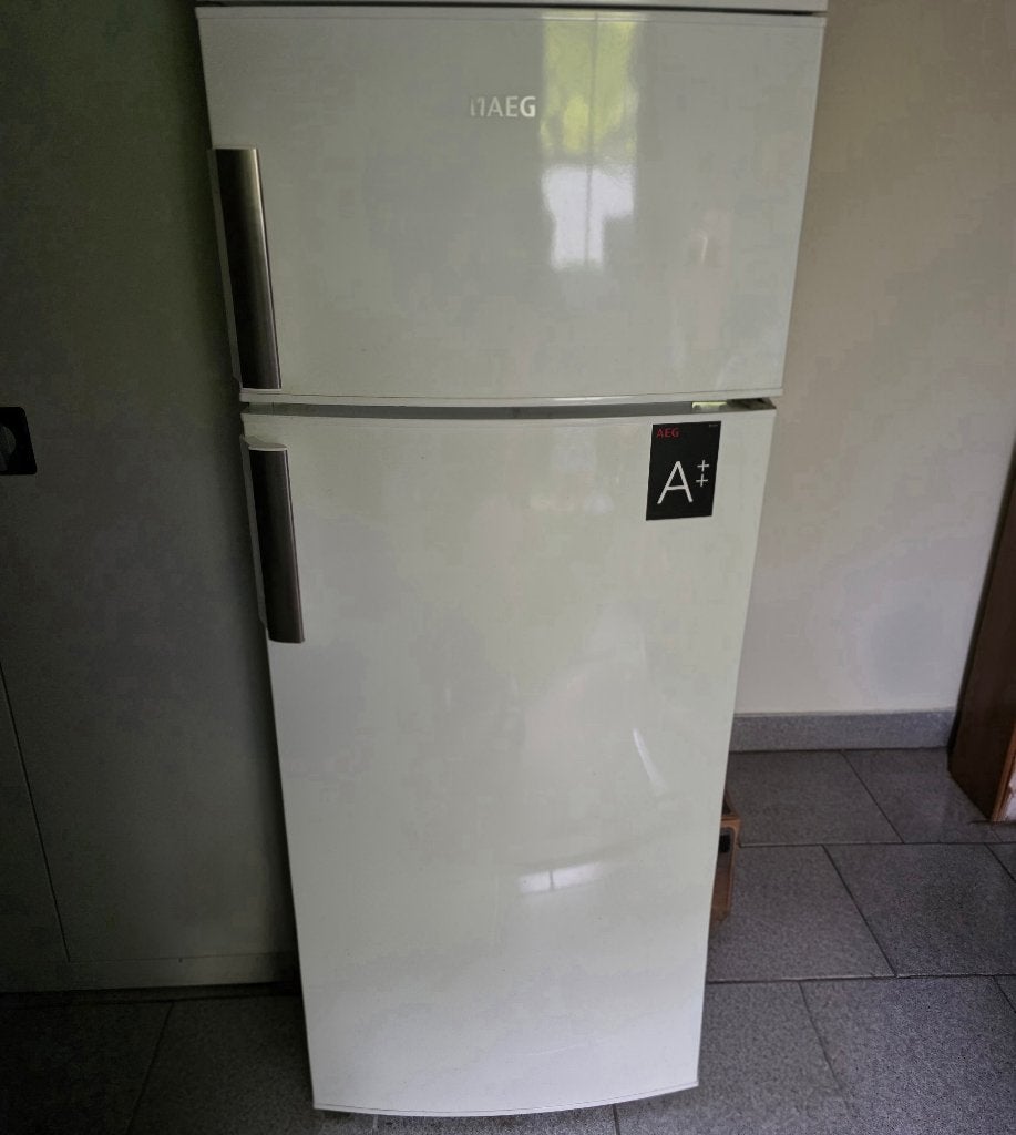 AEG koelkast, Elektronische apparatuur, Ophalen, Gebruikt, 100 tot 150 liter, Met aparte vriezer