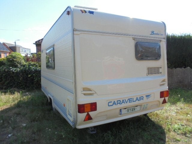 mooie lux 425 met-VASTBED +STAPELBED treinzit,vast wc+tent-, Bedrijf, Schokbreker, 4 tot 5 meter, Caravelair