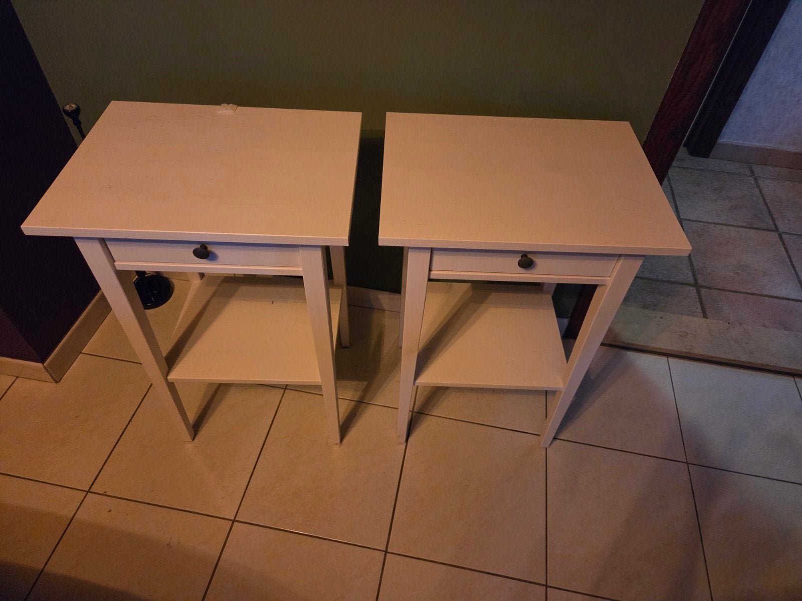ikea hemnes nachtkastjes, Huis en Inrichting, Ophalen, 55 tot 70 cm, Zo goed als nieuw, 45 tot 65 cm