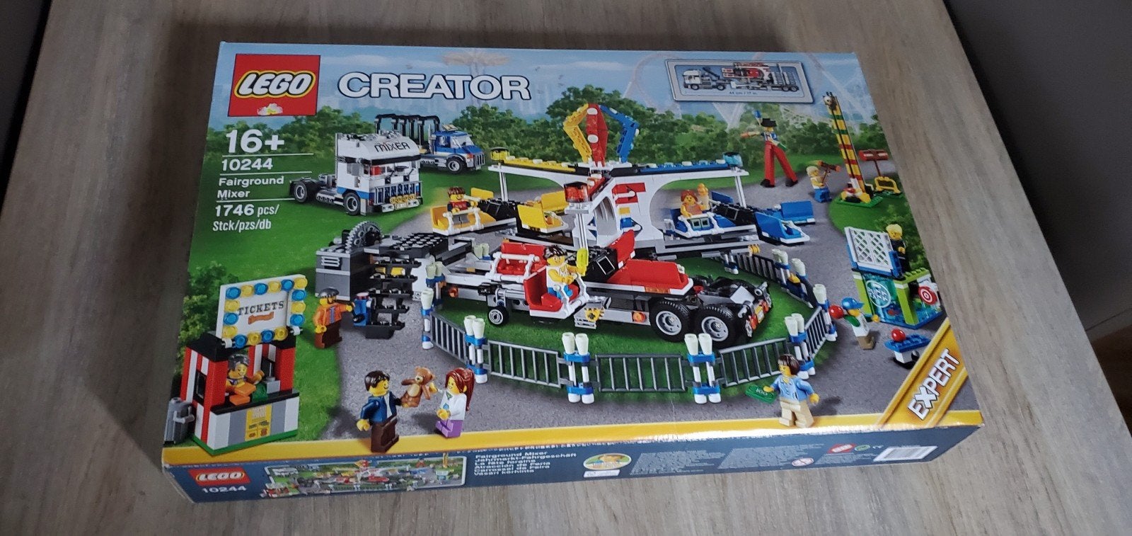 Lego 10244 Fairground Mixer
100% Nieuw en sealed.
Doos niet, Enlèvement, Lego