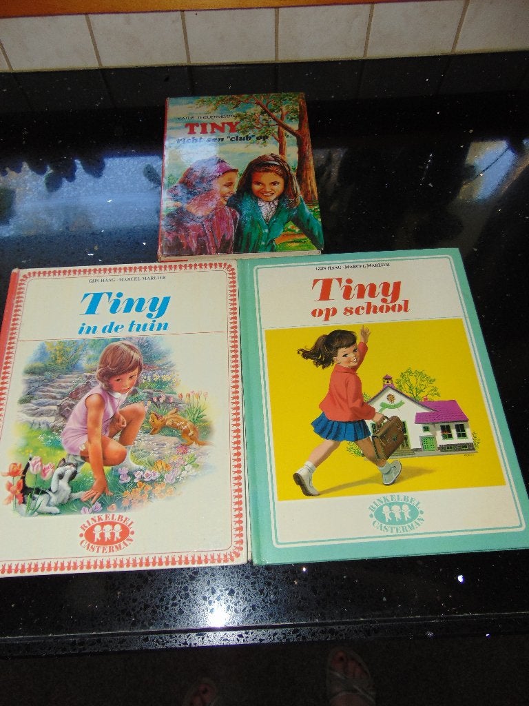 Tiny boekjes 1957- 1975, Boeken, Ophalen of Verzenden, Gelezen, Fictie