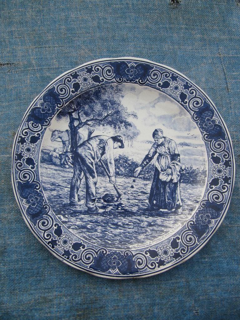 bord Delfts blauw, 32.5 cm Aardappeleters, Millet,Chemkefa, Enlèvement ou Envoi