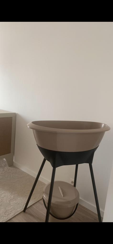 Badje met staander, emmer en zitje baby (newborn), Kinderen en Baby's, Badjes en Verzorging, Ophalen, Zo goed als nieuw, Badje